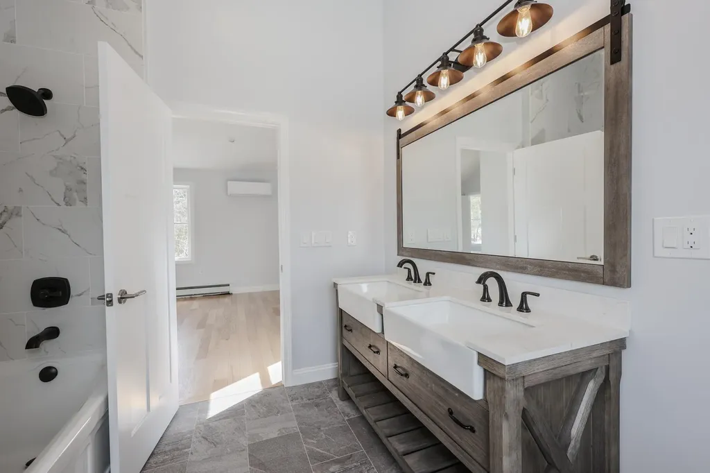 5 Gamache Road Derry NH 03038