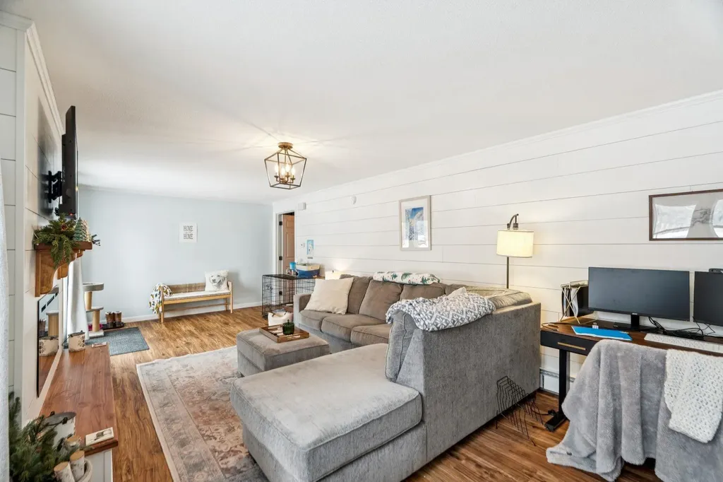 29 Floyd Avenue Lebanon NH 03784