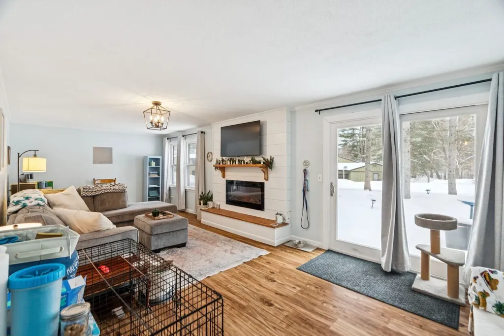 29 Floyd Avenue Lebanon NH 03784