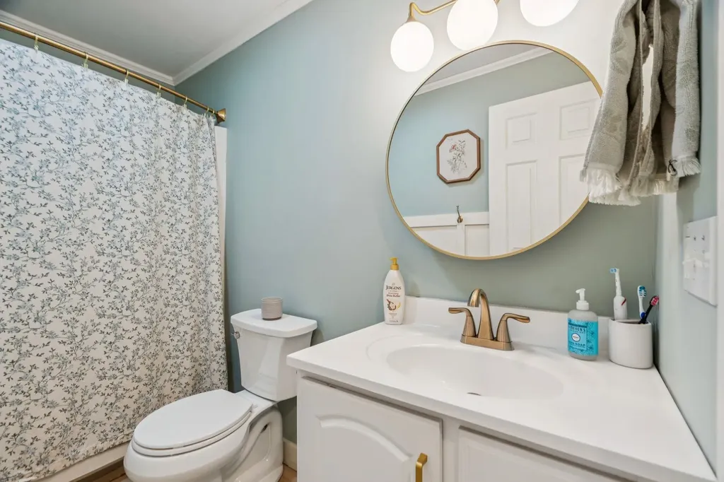 29 Floyd Avenue Lebanon NH 03784