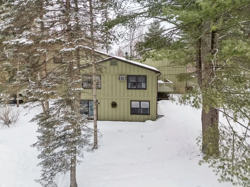 29 Floyd Avenue Lebanon NH 03784