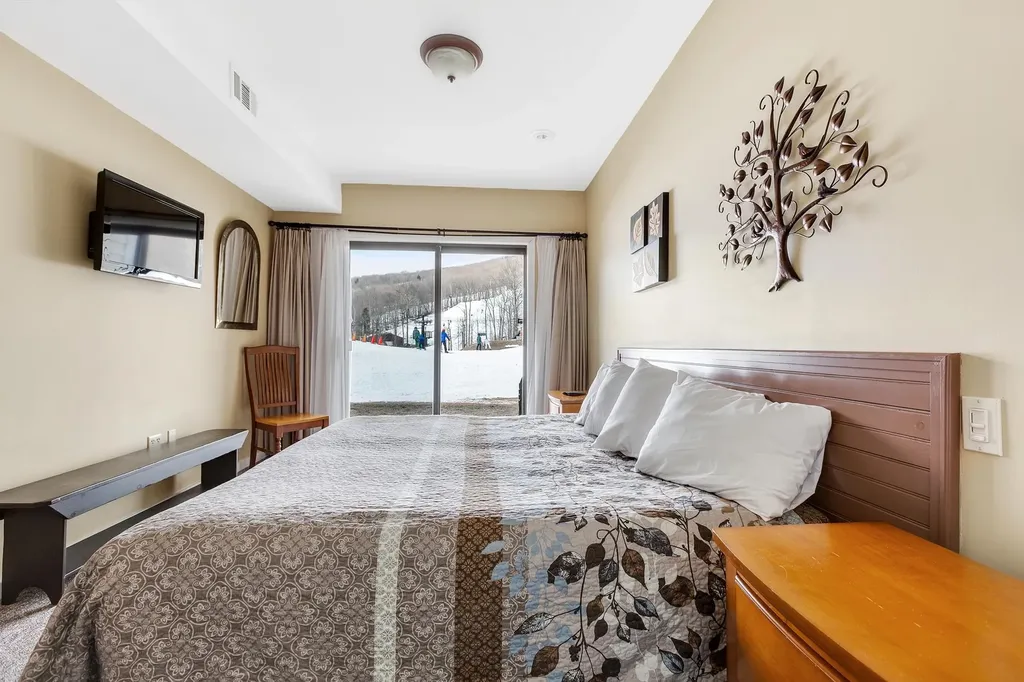 91 White Loop Ludlow VT 05149