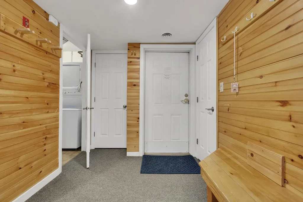 91 White Loop Ludlow VT 05149