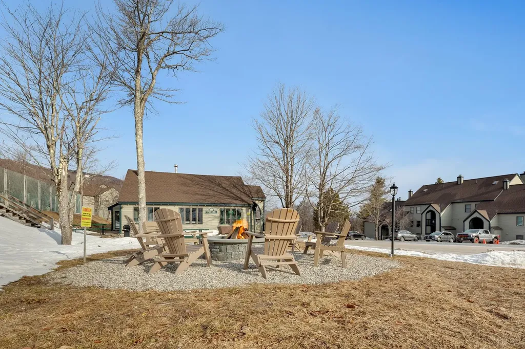 91 White Loop Ludlow VT 05149