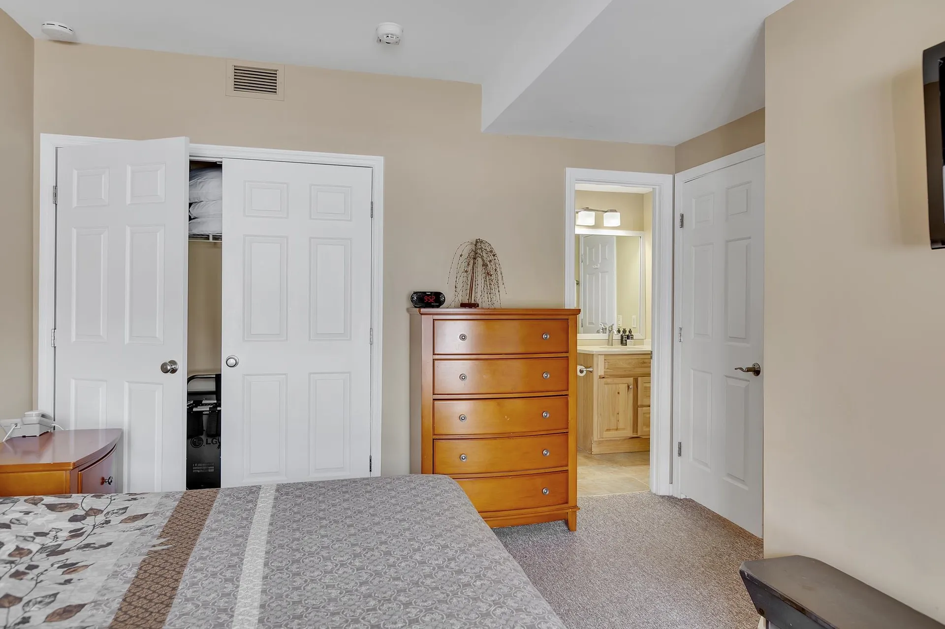 91 White Loop Ludlow VT 05149