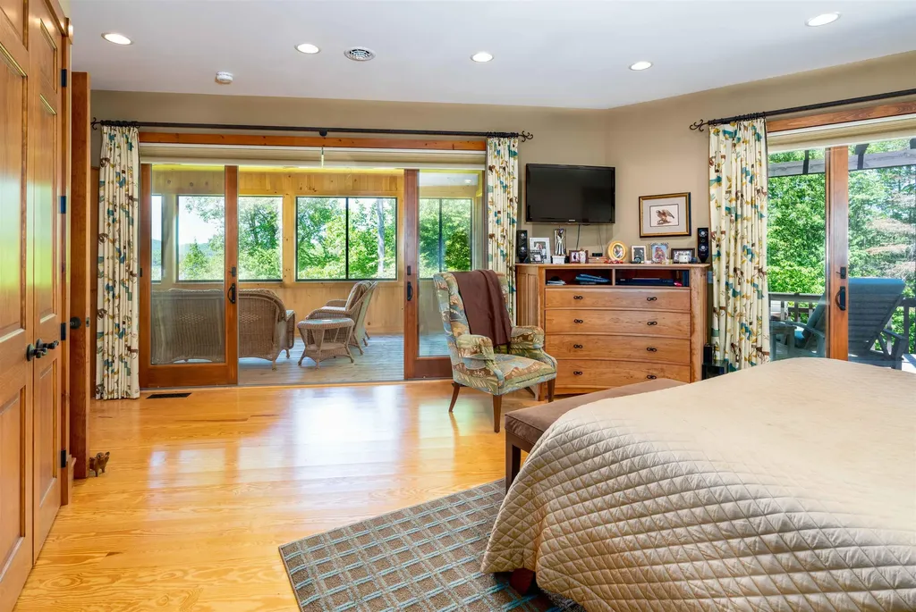 404 Patnoe Farm Drive Hyde Park VT 05655