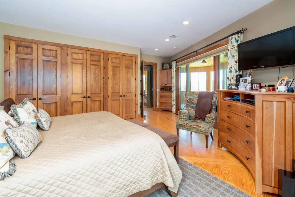 404 Patnoe Farm Drive Hyde Park VT 05655