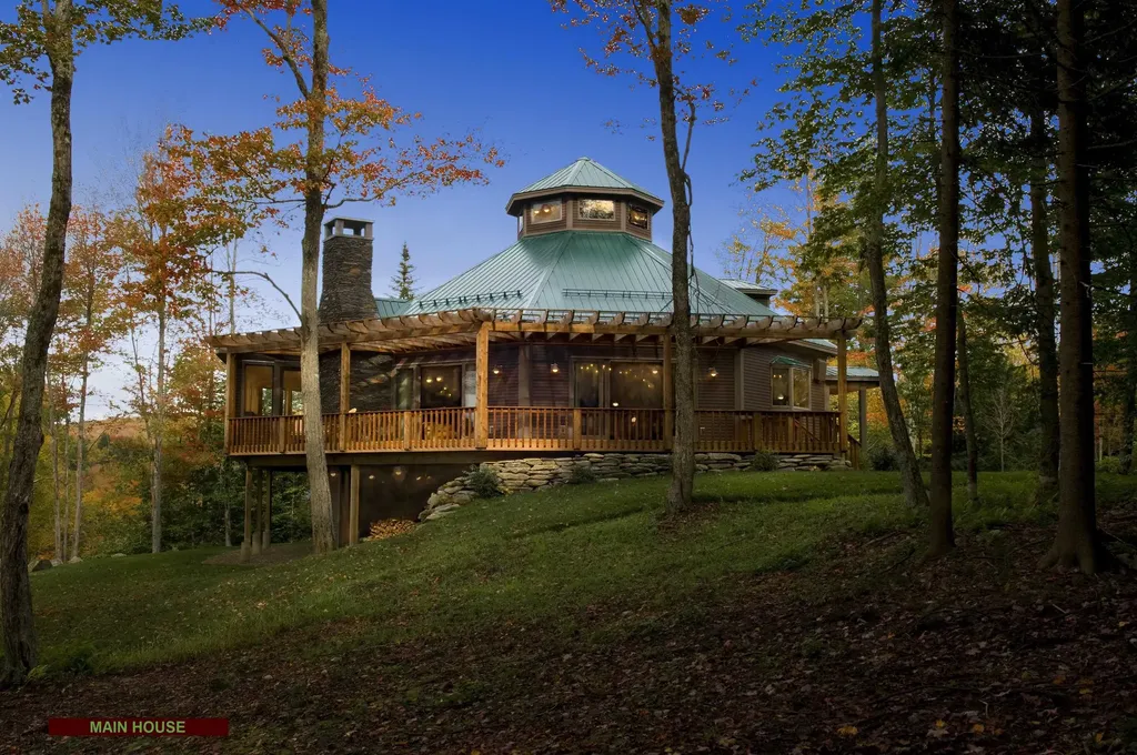 404 Patnoe Farm Drive Hyde Park VT 05655