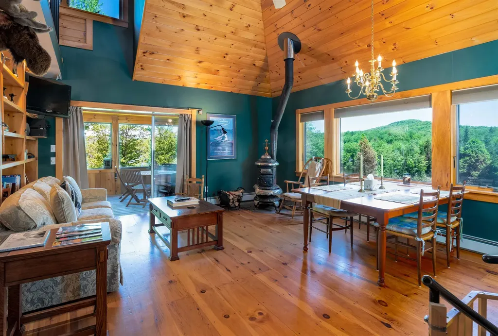 404 Patnoe Farm Drive Hyde Park VT 05655