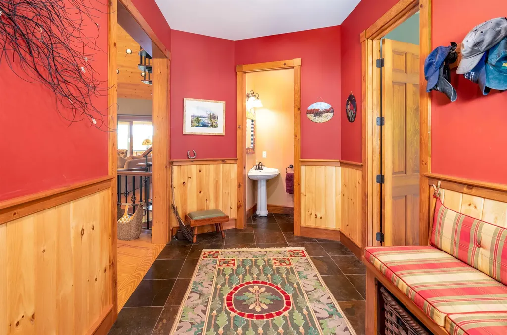 404 Patnoe Farm Drive Hyde Park VT 05655