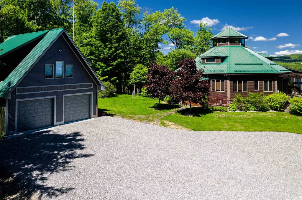 404 Patnoe Farm Drive Hyde Park VT 05655