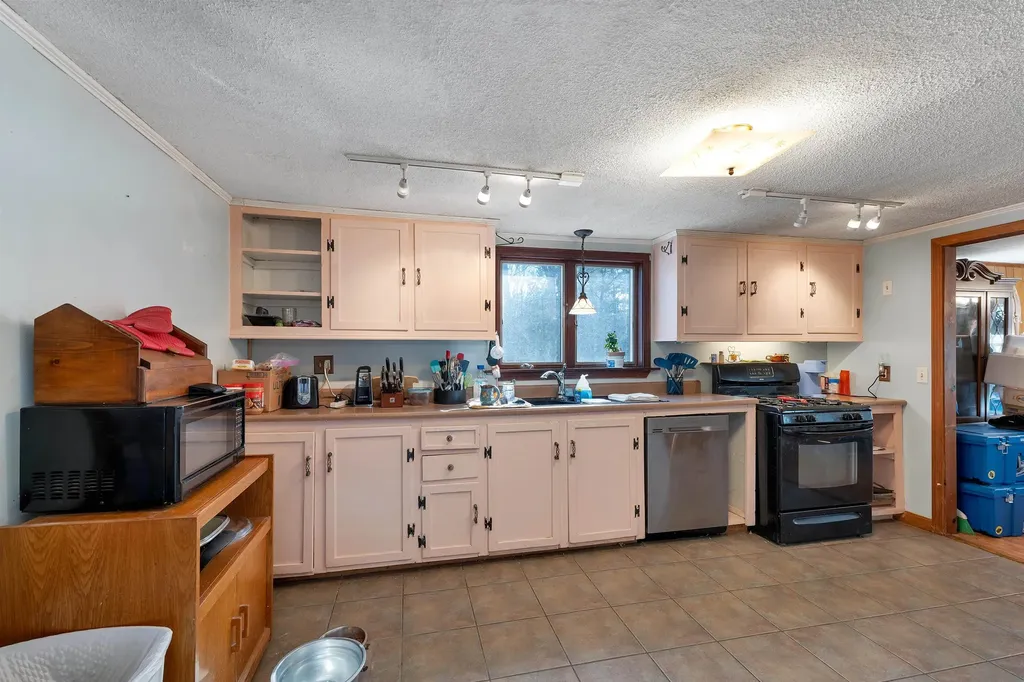 9 Whispering Winds Way Canaan NH 03741