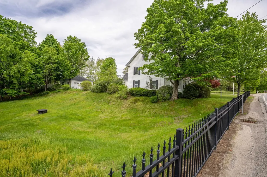 308 Main Street Fremont NH 03044