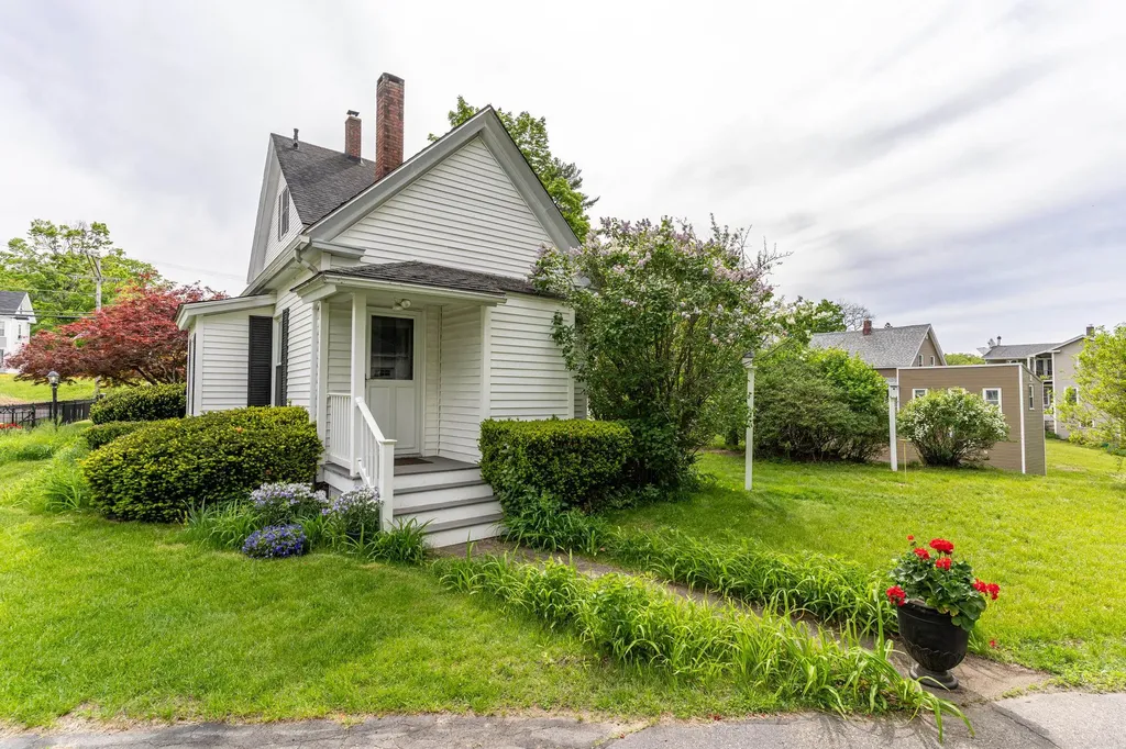 308 Main Street Fremont NH 03044