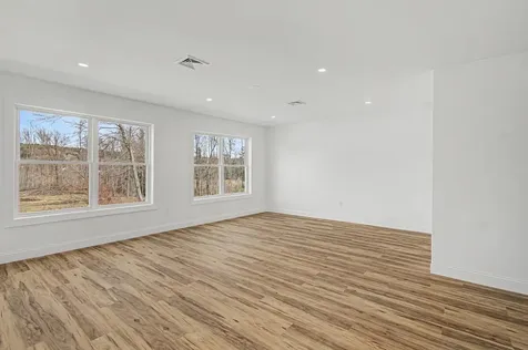 101 Elsa Lane Essex VT 05452
