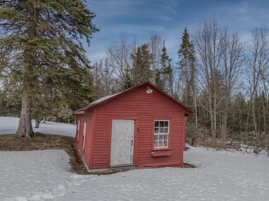 249 Mountain View Road Whitefield NH 03598