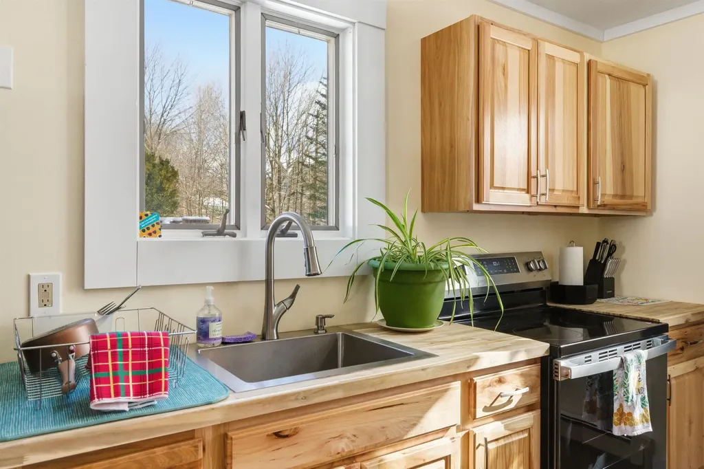 51 Pollard Road Lincoln NH 03251