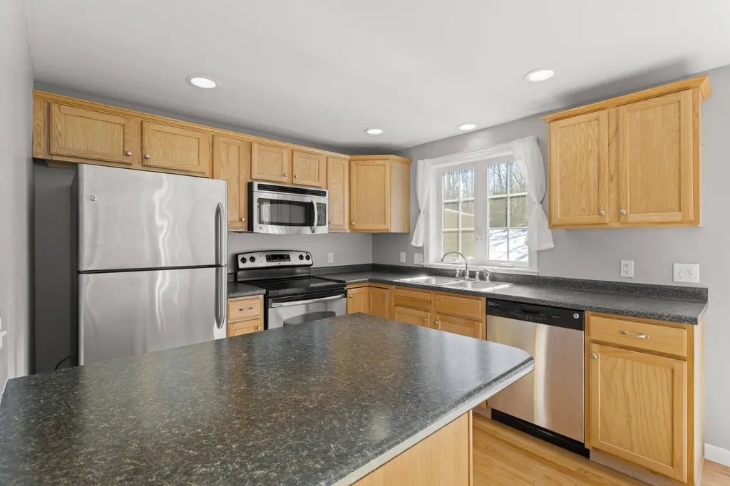 10 Split Rock Drive Rochester NH 03839