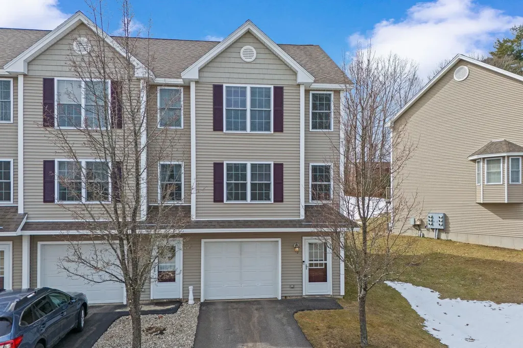 10 Split Rock Drive Rochester NH 03839