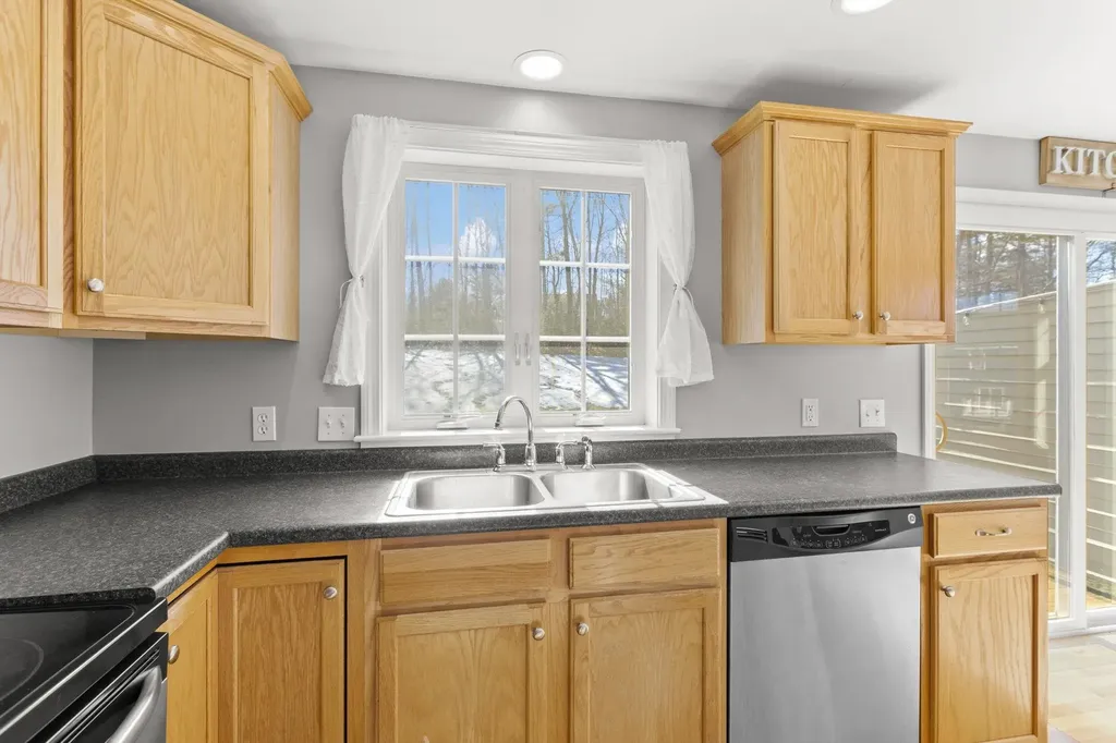 10 Split Rock Drive Rochester NH 03839