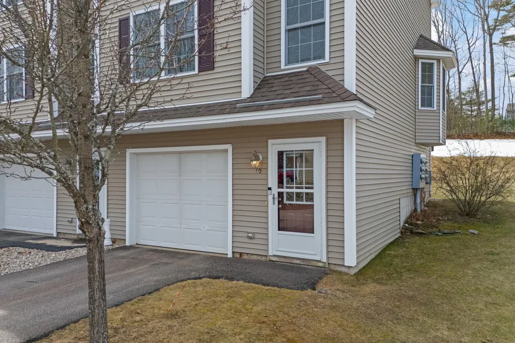 10 Split Rock Drive Rochester NH 03839