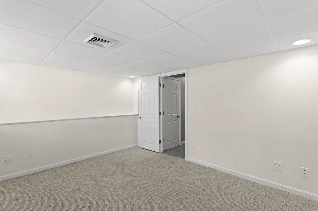 10 Split Rock Drive Rochester NH 03839