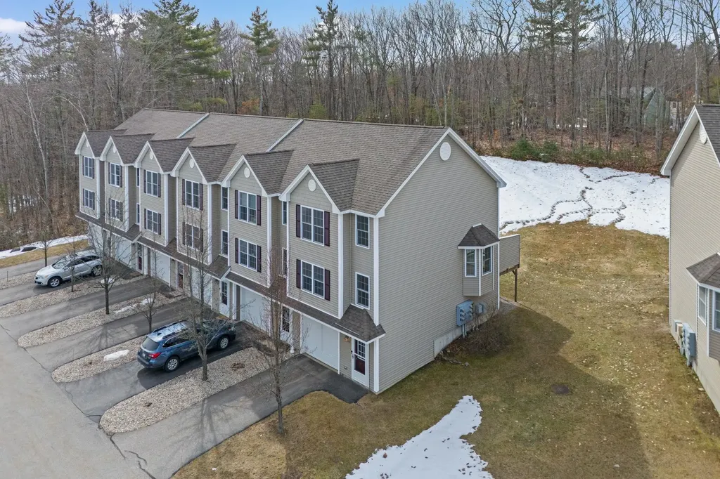 10 Split Rock Drive Rochester NH 03839