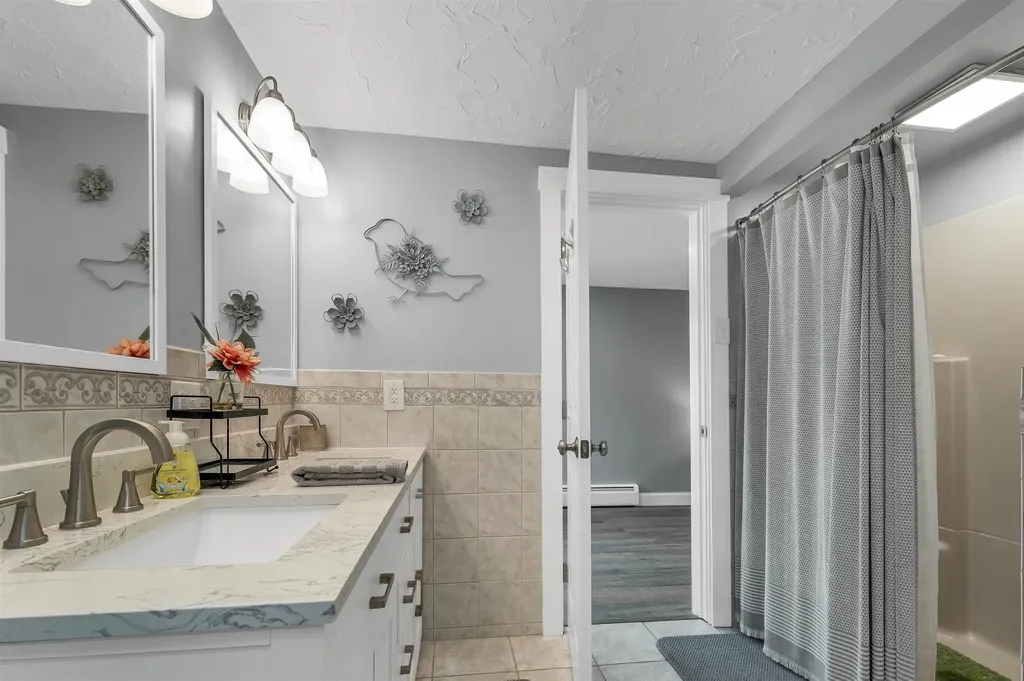 71 Annis Drive Gilford NH 03249