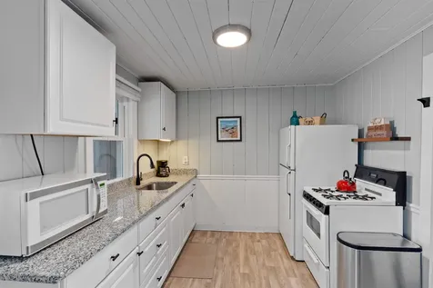 15 Riverview Terrace Hampton NH 03842