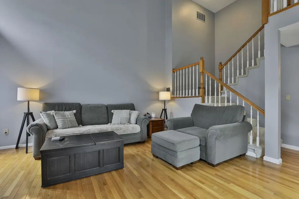 53 Hickory Lane Windham NH 03087