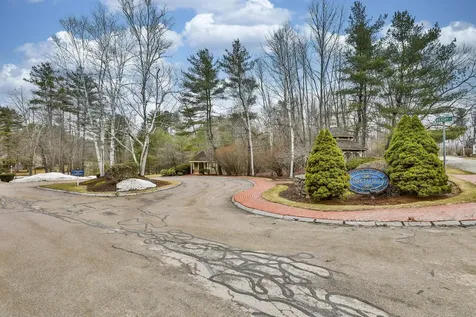 53 Hickory Lane Windham NH 03087