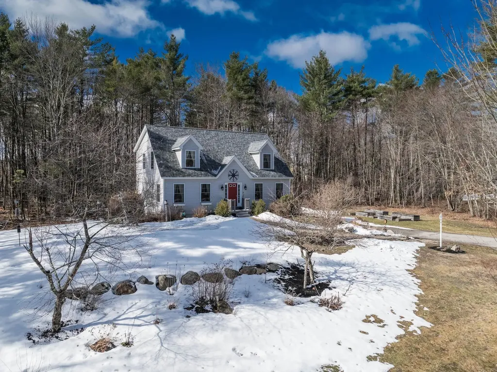 7 Blackshire Court Somersworth NH 03878