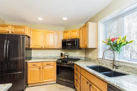 7 Blackshire Court Somersworth NH 03878