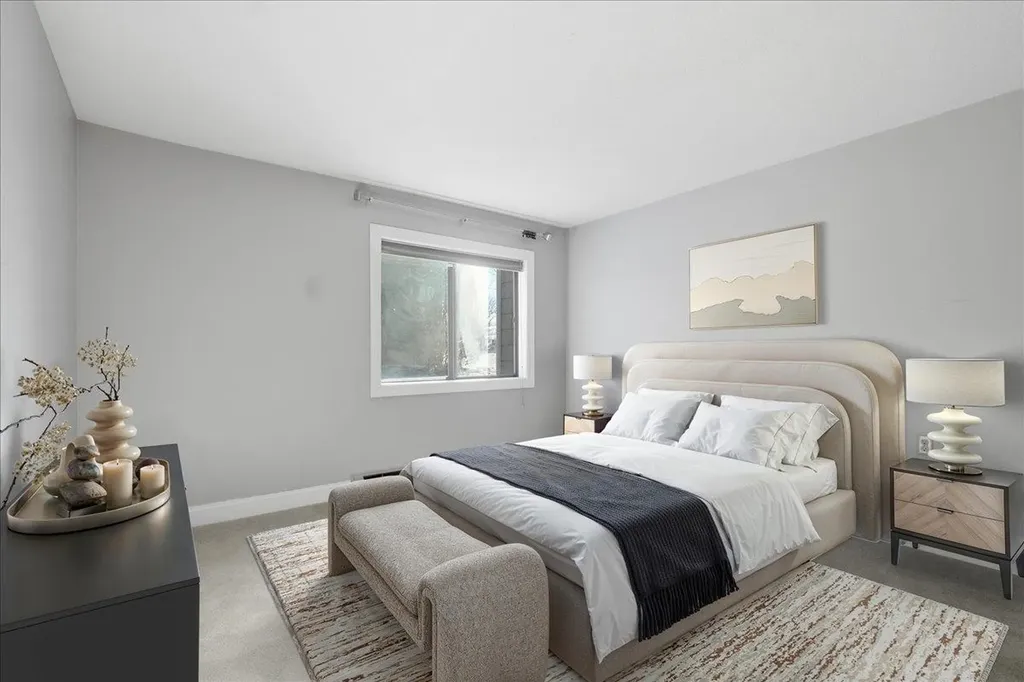 17 Hawthorne Circle South Burlington VT 05403