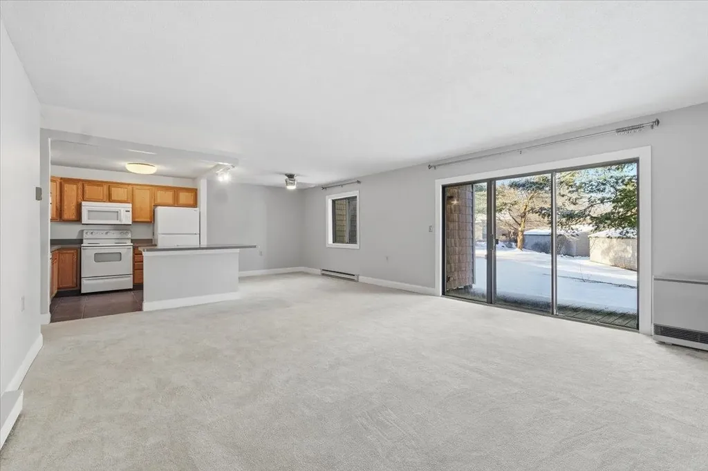 17 Hawthorne Circle South Burlington VT 05403