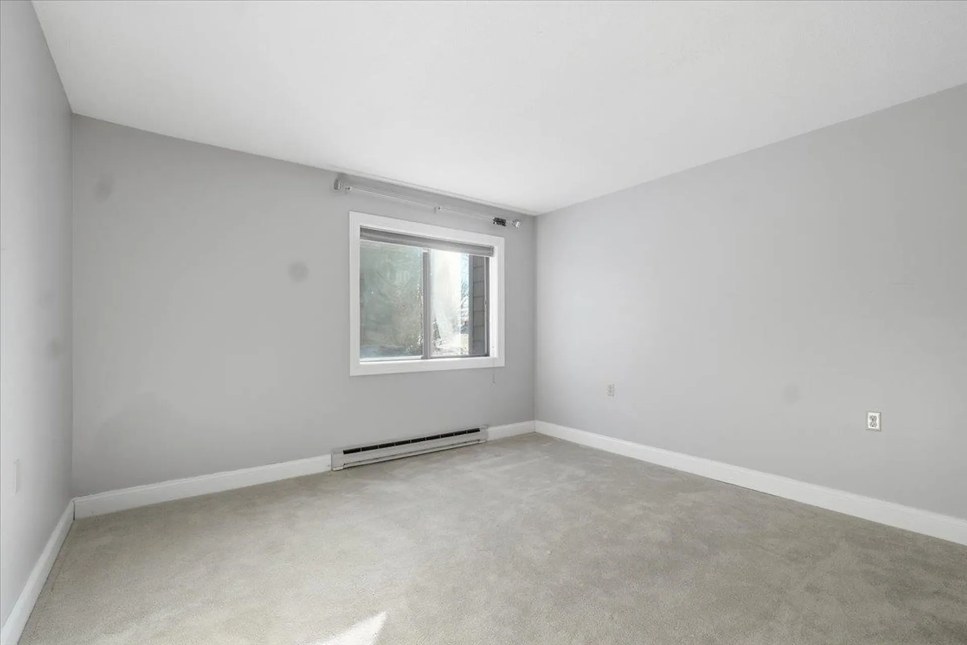 17 Hawthorne Circle South Burlington VT 05403