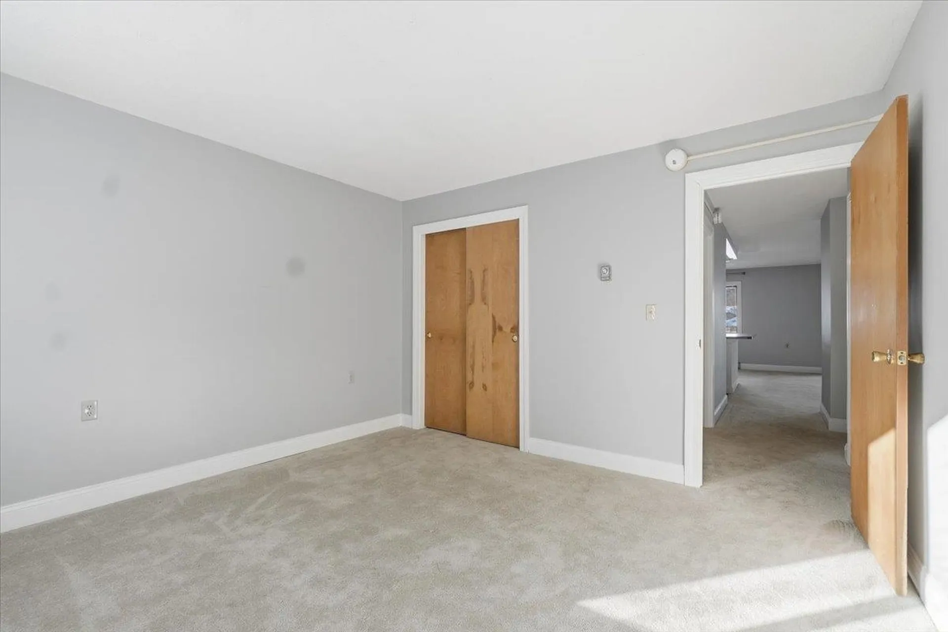 17 Hawthorne Circle South Burlington VT 05403