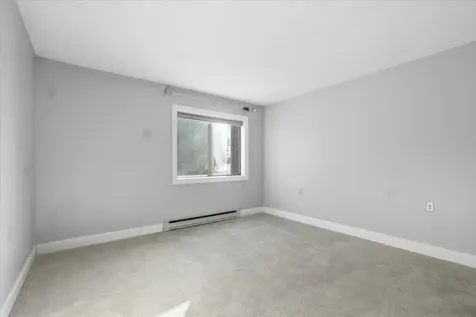 17 Hawthorne Circle South Burlington VT 05403