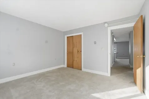 17 Hawthorne Circle South Burlington VT 05403