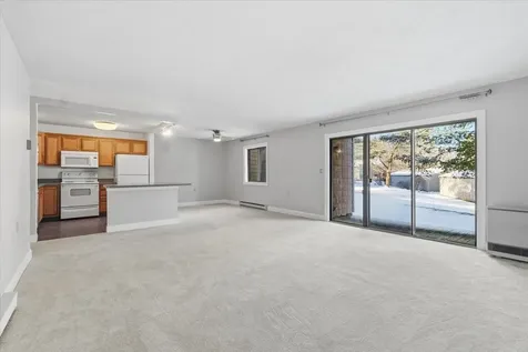 17 Hawthorne Circle South Burlington VT 05403