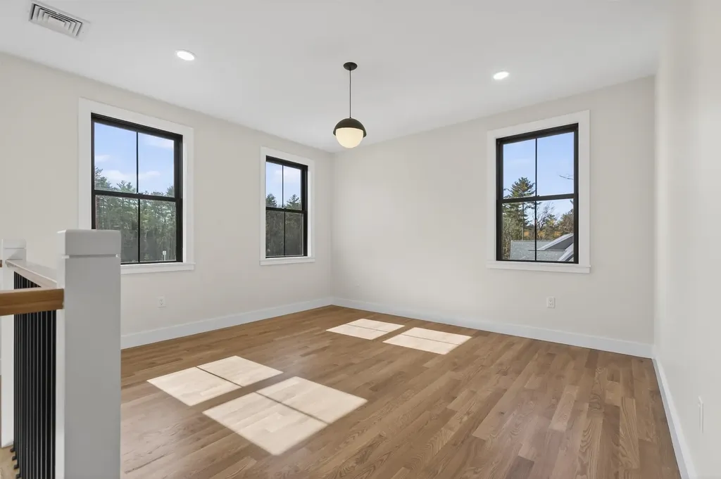 8 Carmel Road Pelham NH 03076