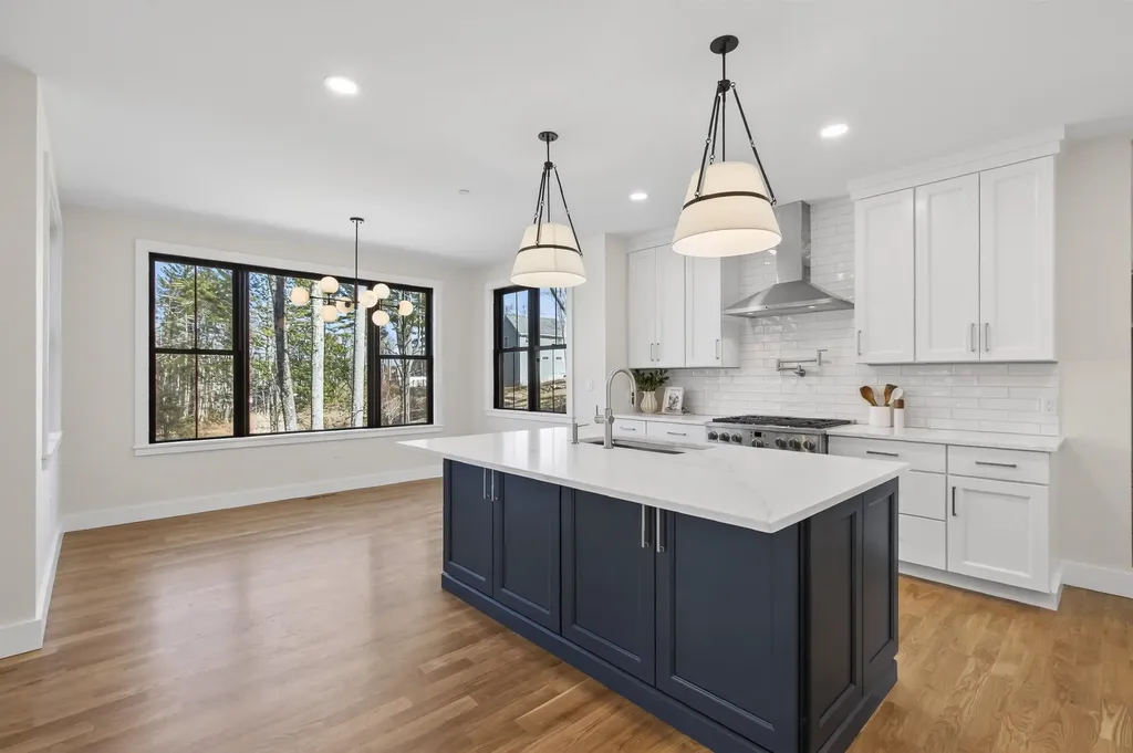 8 Carmel Road Pelham NH 03076