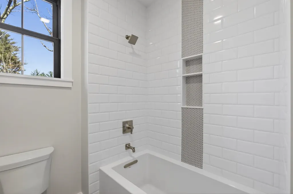 8 Carmel Road Pelham NH 03076