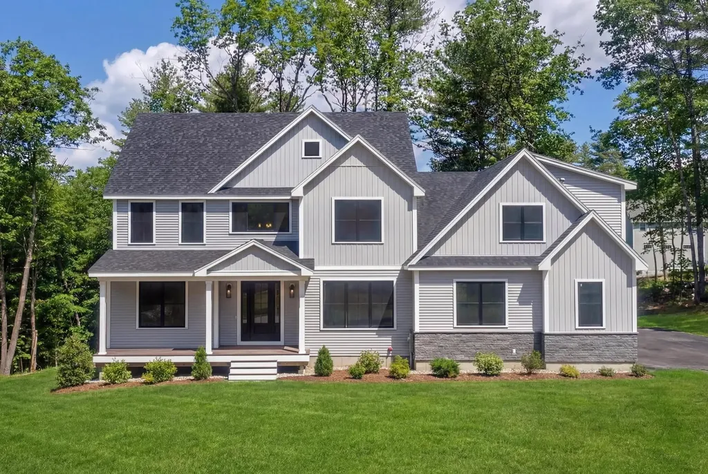 8 Carmel Road Pelham NH 03076