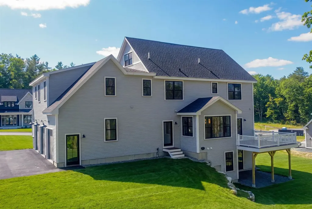 8 Carmel Road Pelham NH 03076