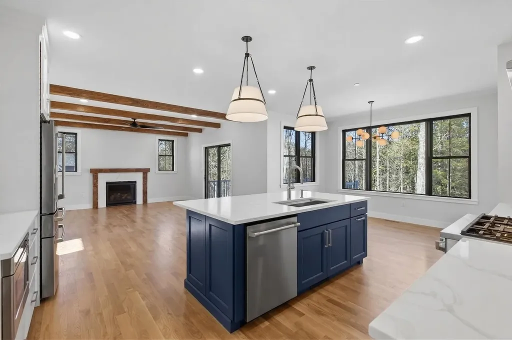 8 Carmel Road Pelham NH 03076