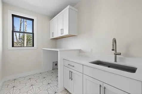 8 Carmel Road Pelham NH 03076