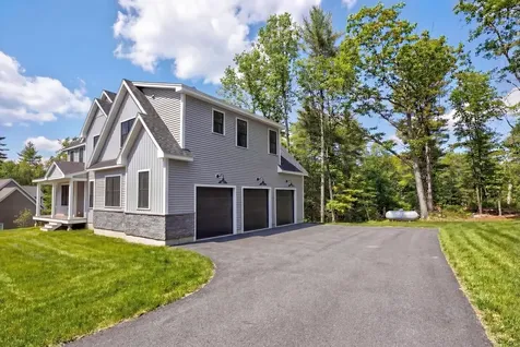 8 Carmel Road Pelham NH 03076