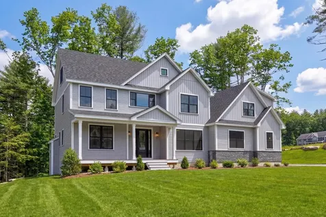 8 Carmel Road Pelham NH 03076