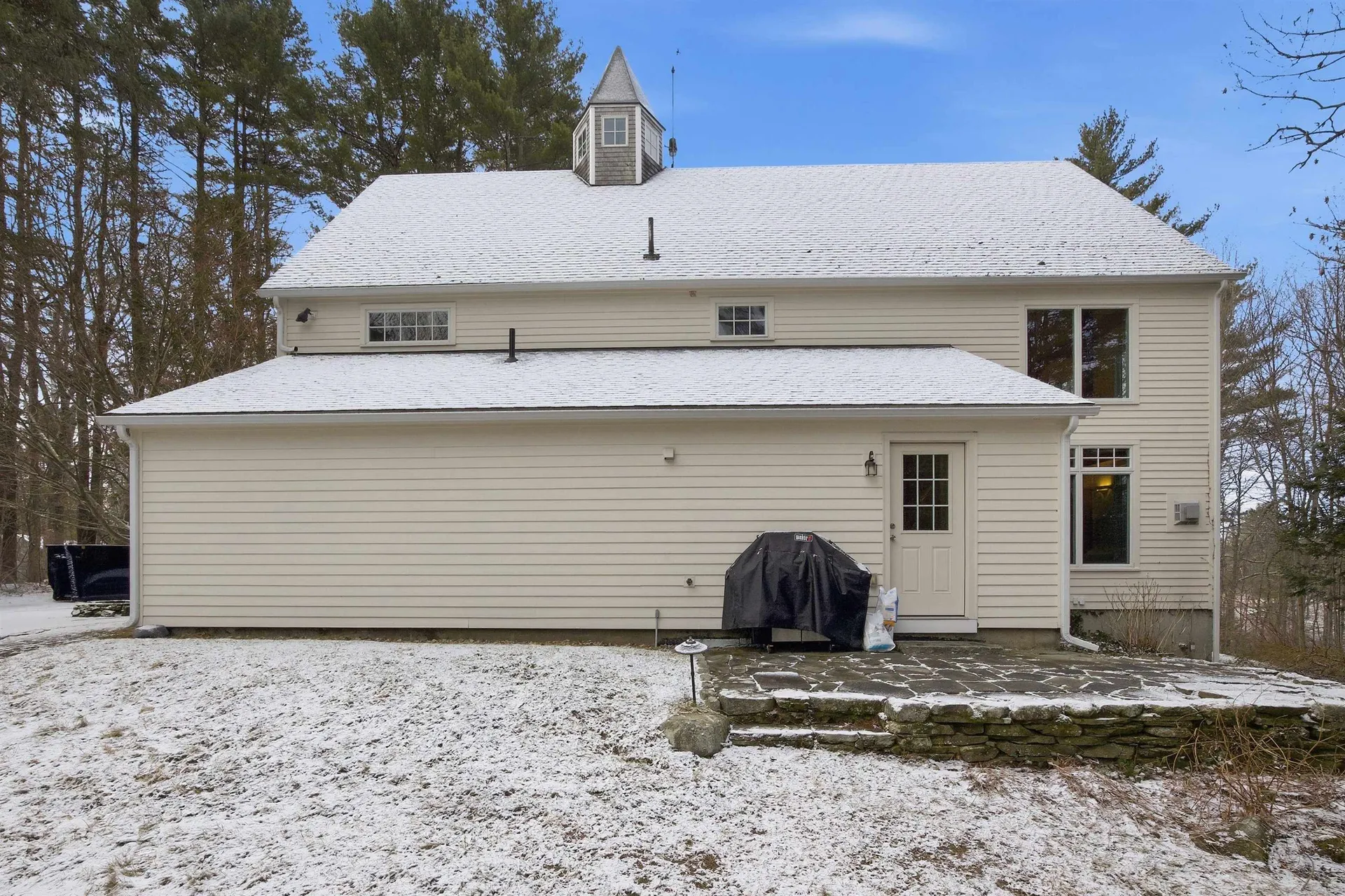 182 Winnicutt Road Stratham NH 03885